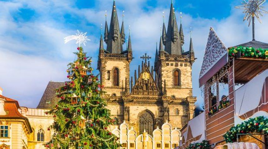 Jet2.com and Jet2CityBreaks sprinkle the magic as Christmas Markets trips return from Belfast International Airport for 2021