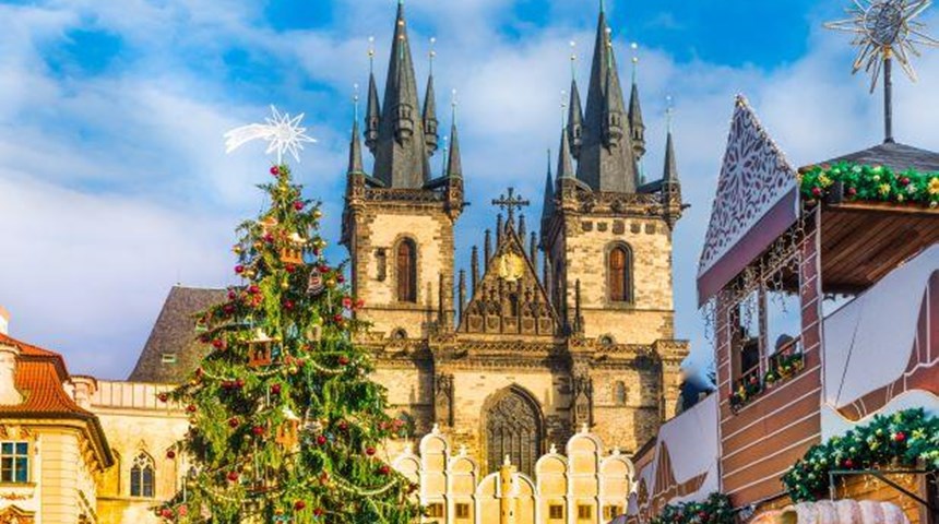 Jet2.com and Jet2CityBreaks sprinkle the magic as Christmas Markets trips return from Belfast International Airport for 2021